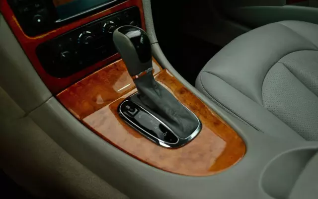 MERCEDES-BENZ CLK 320 Elegance