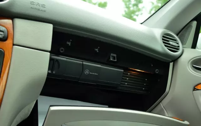 MERCEDES-BENZ CLK 320 Elegance