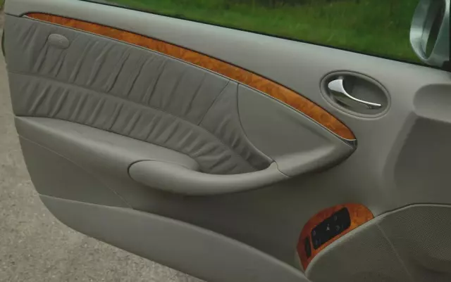 MERCEDES-BENZ CLK 320 Elegance