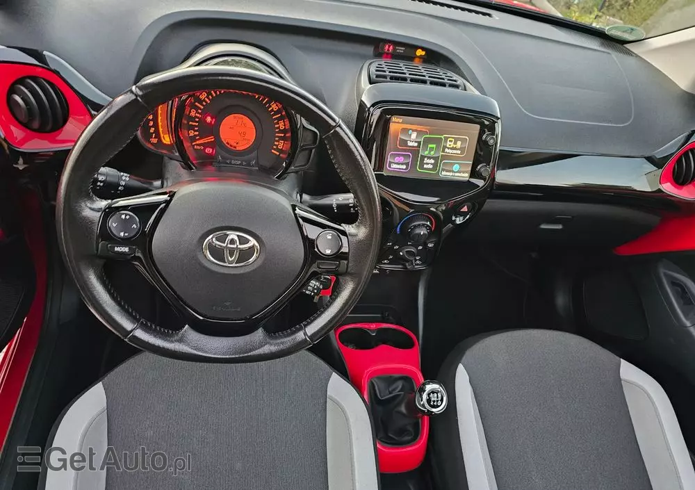 TOYOTA Aygo X-wave