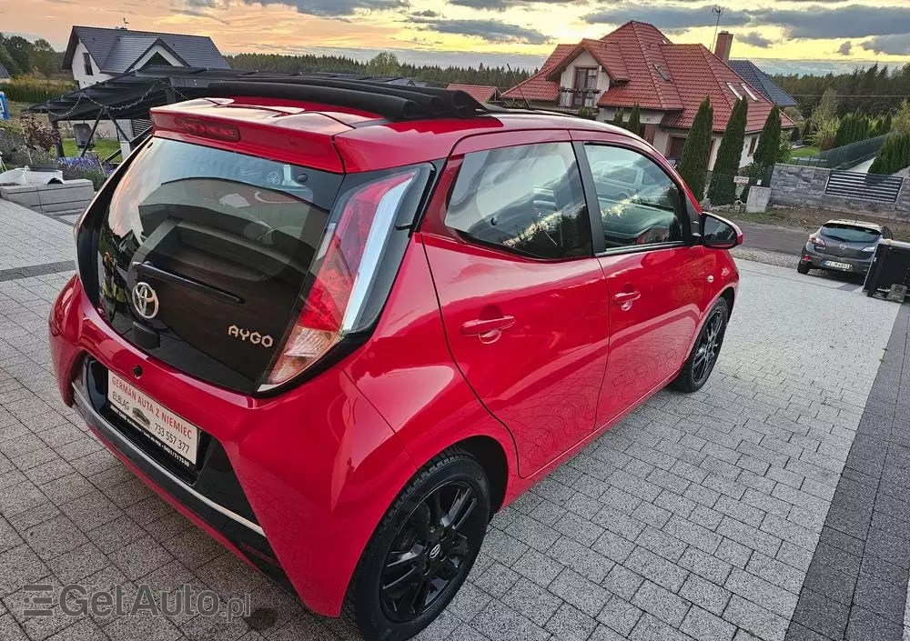 TOYOTA Aygo X-wave