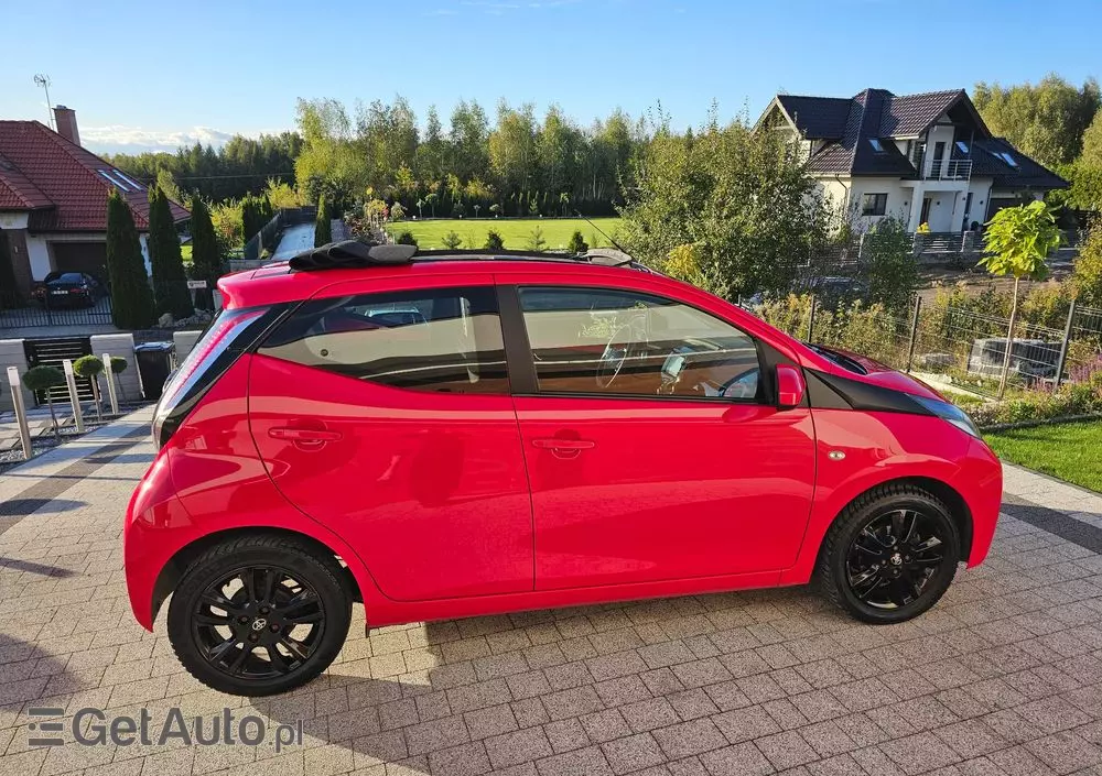 TOYOTA Aygo X-wave