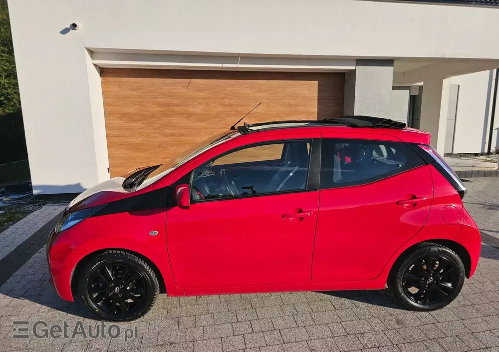 TOYOTA Aygo X-wave
