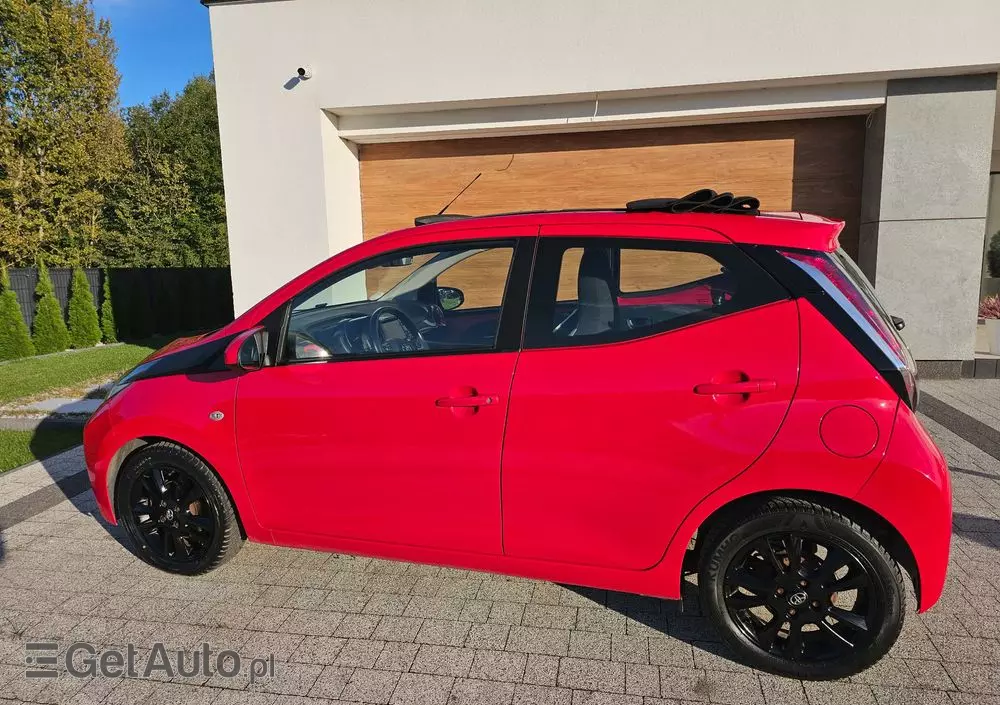 TOYOTA Aygo X-wave
