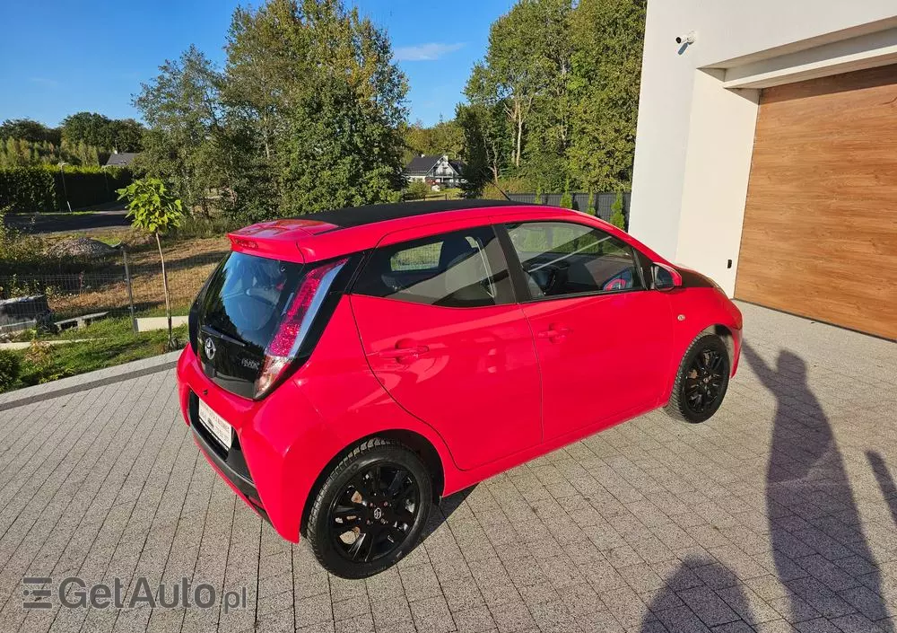 TOYOTA Aygo X-wave
