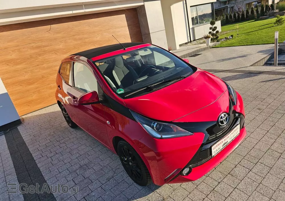 TOYOTA Aygo X-wave