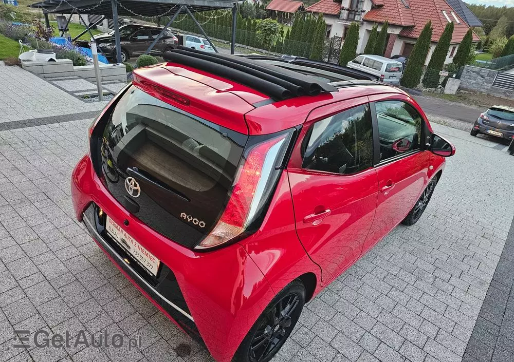 TOYOTA Aygo X-wave