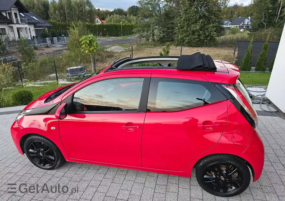 TOYOTA Aygo X-wave