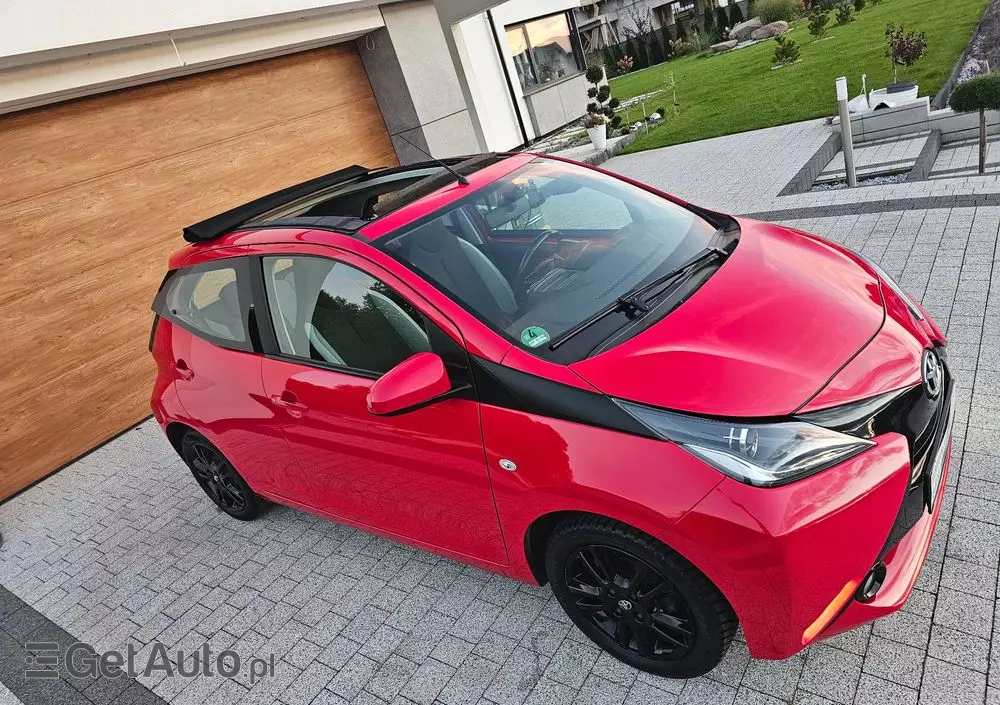 TOYOTA Aygo X-wave