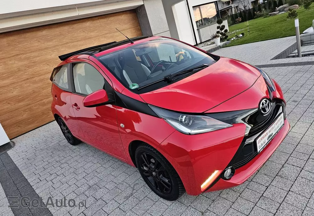 TOYOTA Aygo X-wave