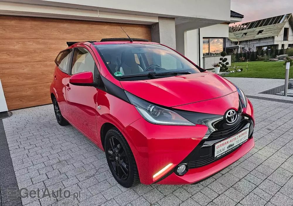 TOYOTA Aygo X-wave