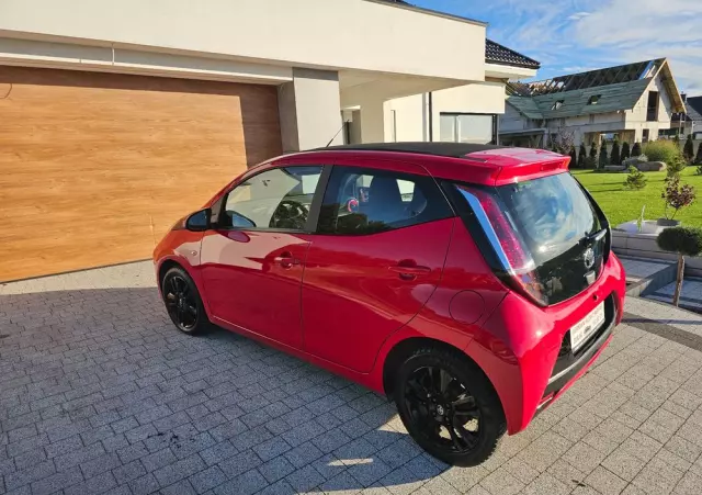 TOYOTA Aygo X-wave
