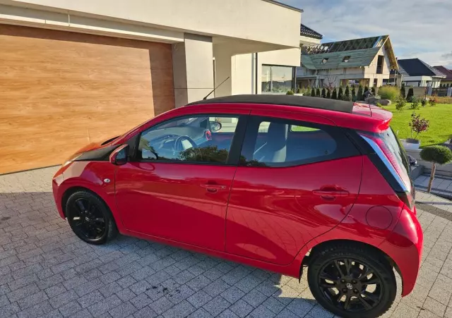 TOYOTA Aygo X-wave