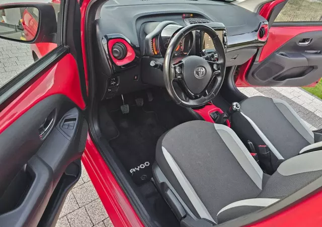 TOYOTA Aygo X-wave