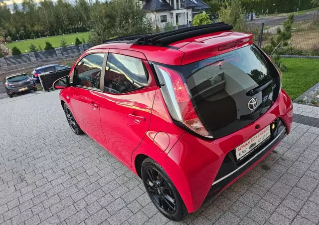 TOYOTA Aygo X-wave