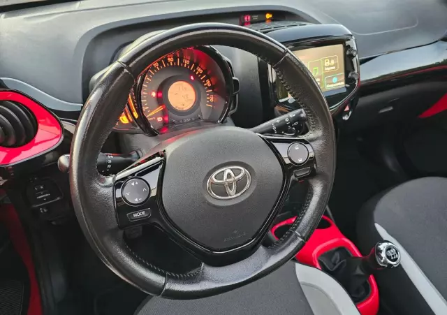 TOYOTA Aygo X-wave