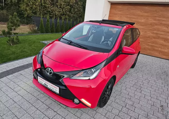 TOYOTA Aygo X-wave