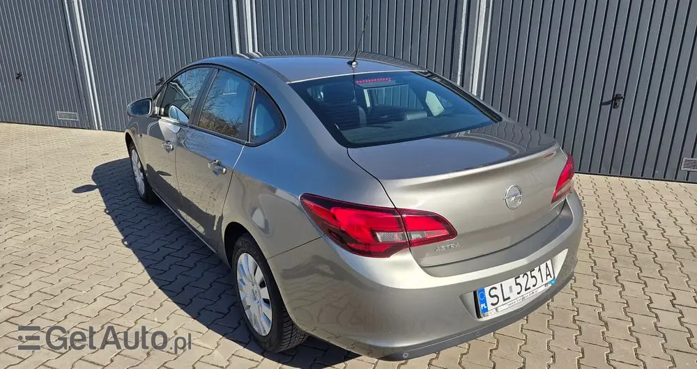 OPEL Astra 1.6 Business EU6