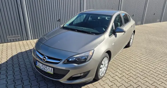 OPEL Astra 1.6 Business EU6