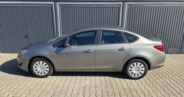 OPEL Astra 1.6 Business EU6