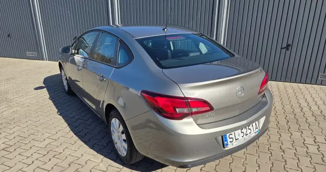 OPEL Astra 1.6 Business EU6
