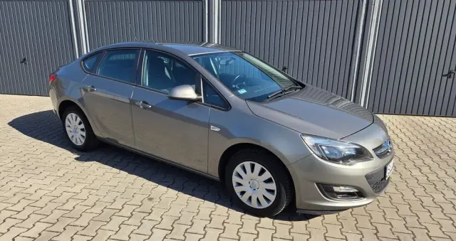 OPEL Astra 1.6 Business EU6