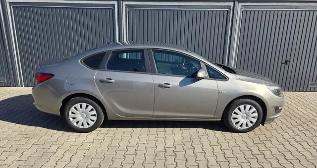 OPEL Astra 1.6 Business EU6