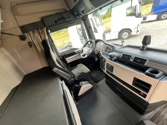 MAN MAN TGX 18.460 / ADR / RETARDER / NISKI PRZEBIEG 