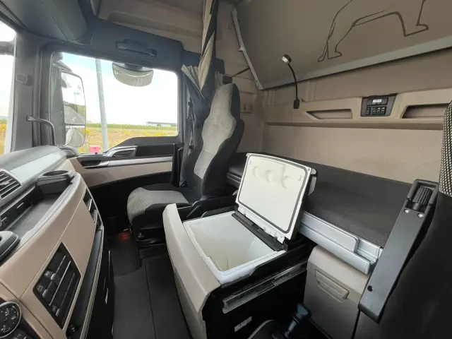 MAN MAN TGX 18.460 / ADR / RETARDER / NISKI PRZEBIEG 