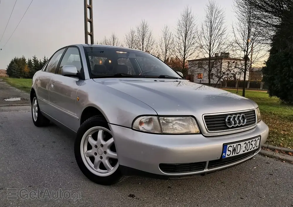 AUDI A4 Limousine 