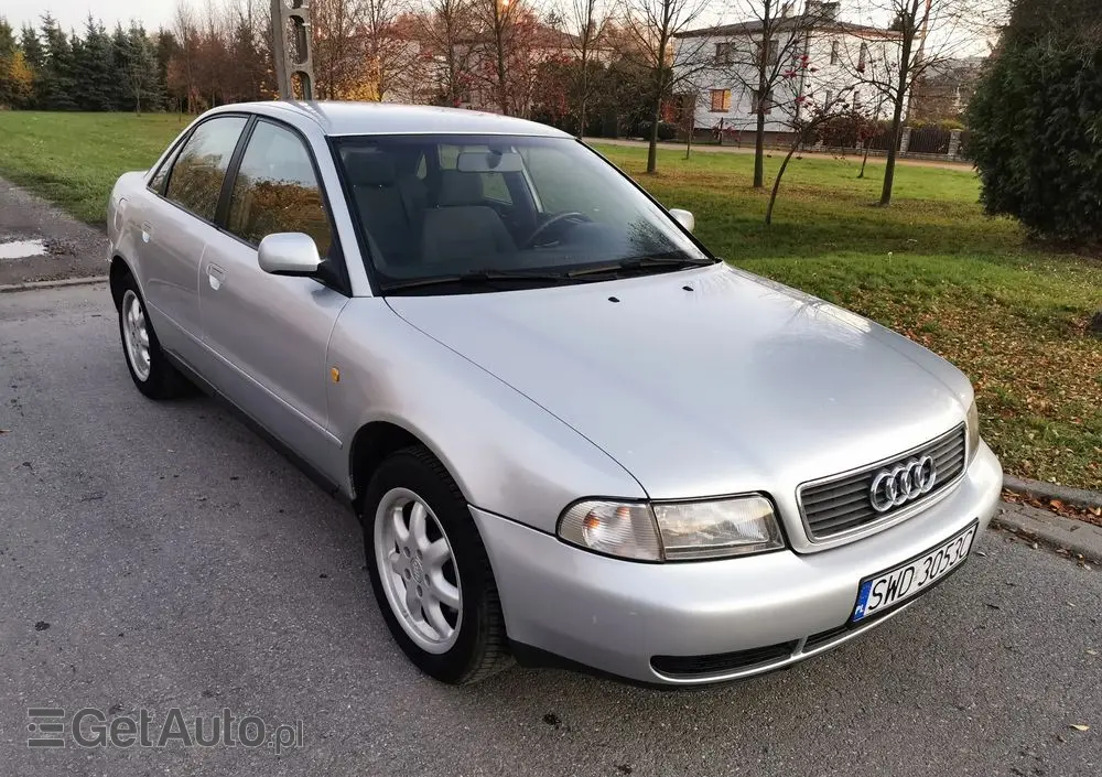 AUDI A4 Limousine 