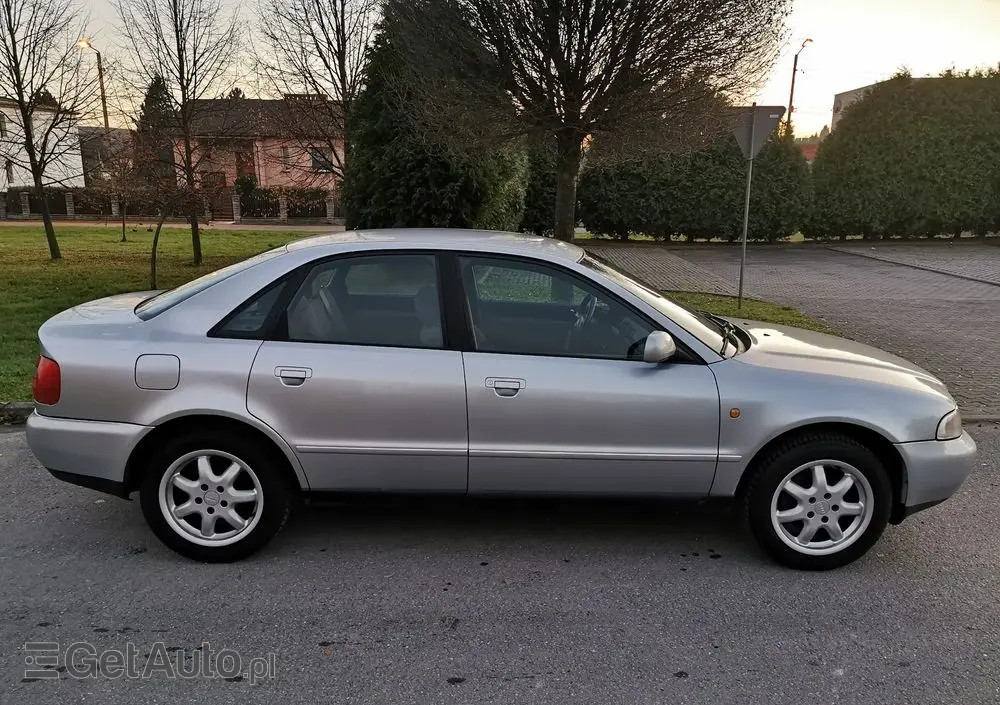 AUDI A4 Limousine 
