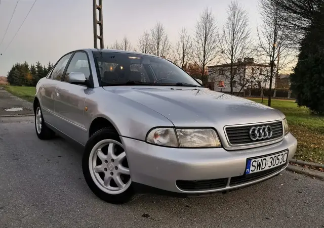 AUDI A4 Limousine 
