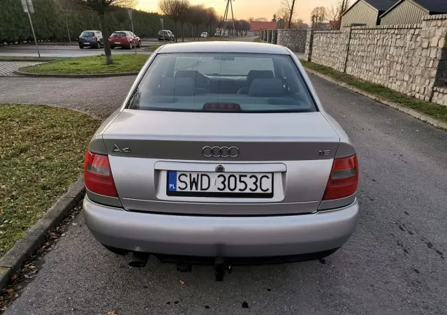 AUDI A4 Limousine 