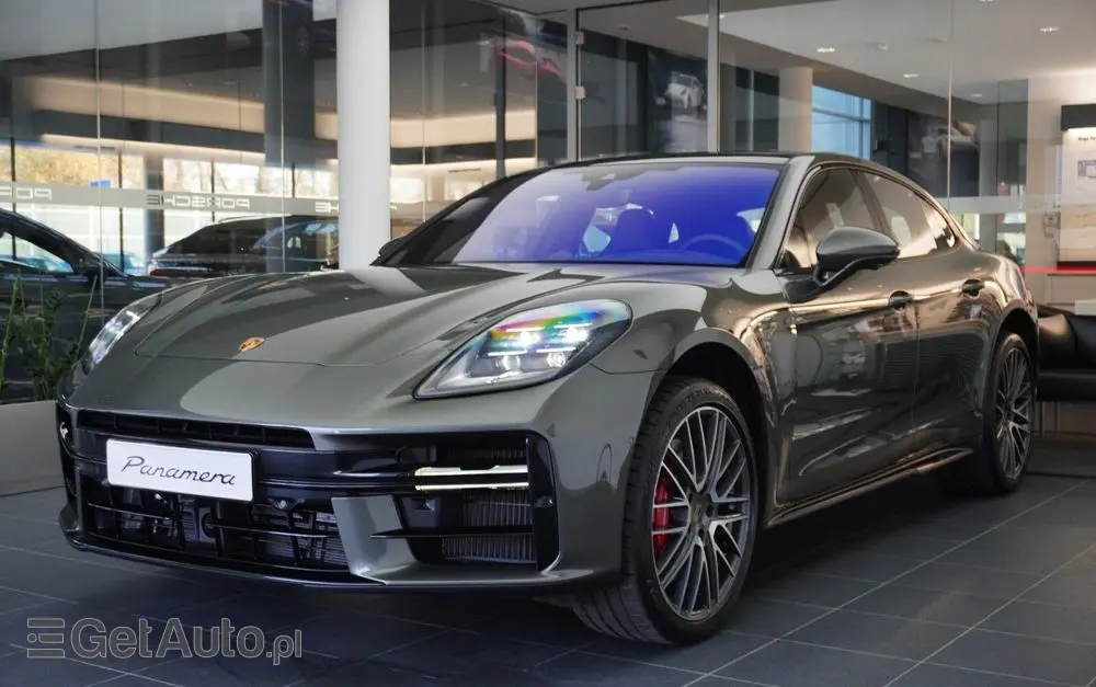 PORSCHE Panamera GTS