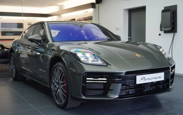 PORSCHE Panamera GTS