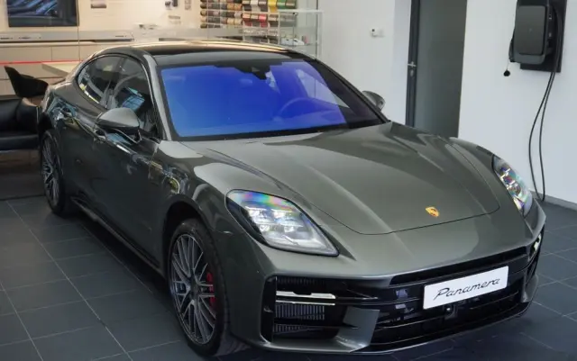 PORSCHE Panamera GTS