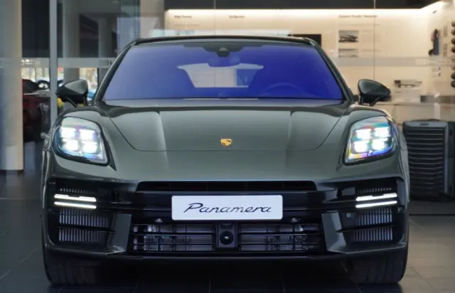 PORSCHE Panamera GTS