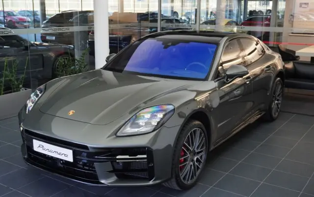 PORSCHE Panamera GTS