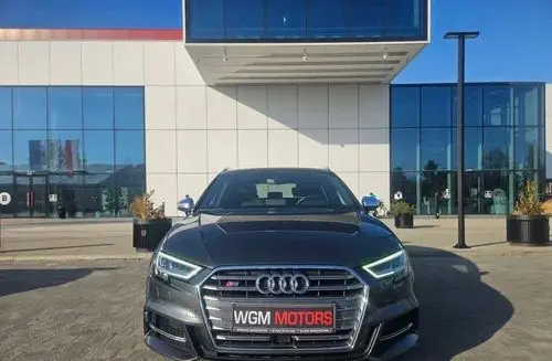 AUDI S3 