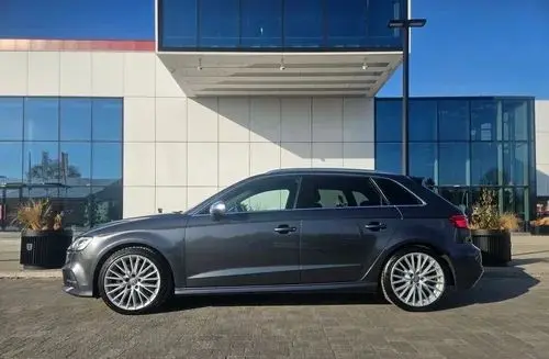 AUDI S3 