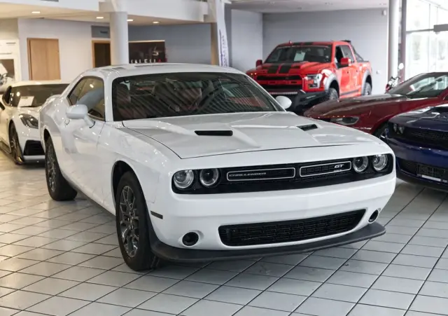 DODGE Challenger Automatik SXT Plus