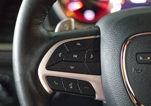 DODGE Challenger Automatik SXT Plus