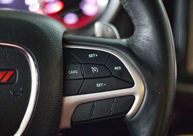 DODGE Challenger Automatik SXT Plus