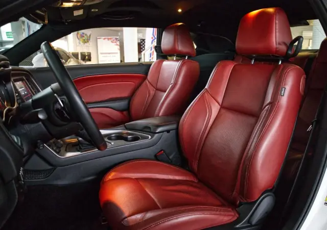 DODGE Challenger Automatik SXT Plus