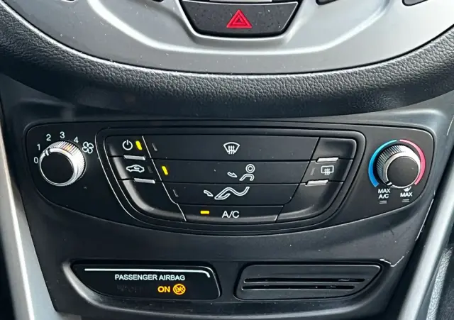 FORD B-MAX 1.4 Titanium