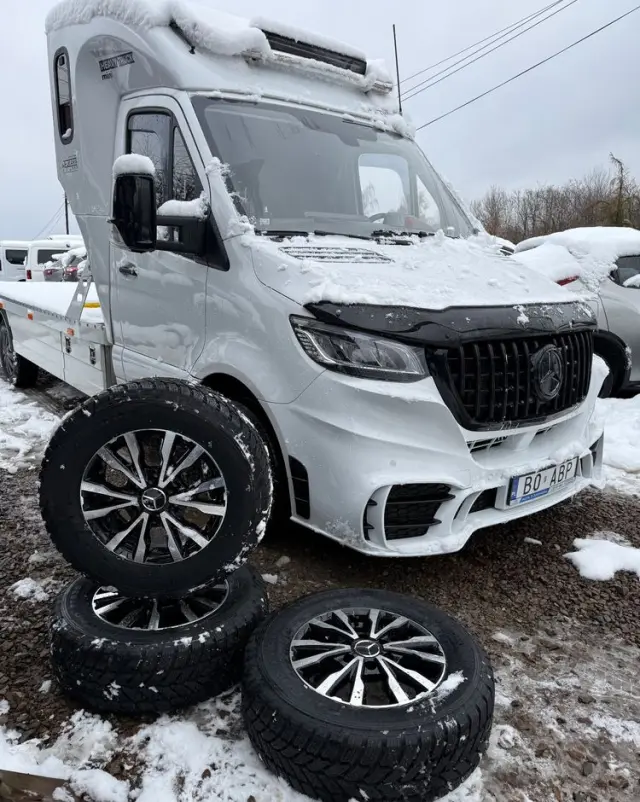 MERCEDES-BENZ SPRINTER 