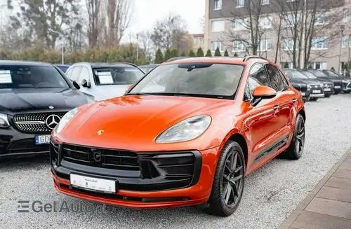 PORSCHE Macan 