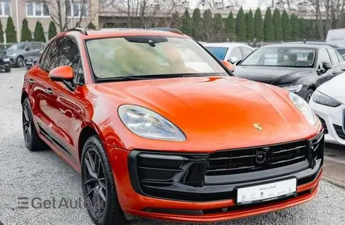 PORSCHE Macan 