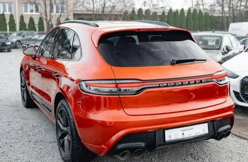 PORSCHE Macan 